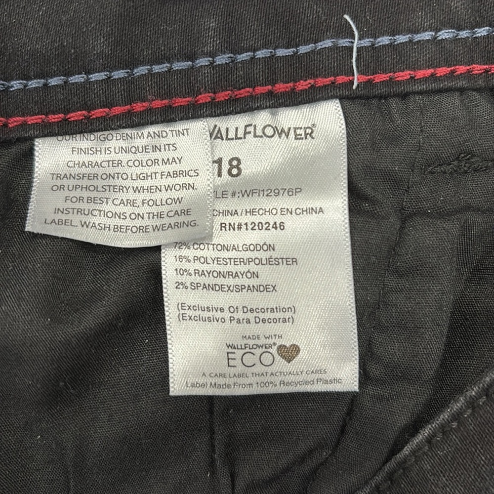 Wallflower black luscious curvy fit crop pant 18 - Picture 6 of 6